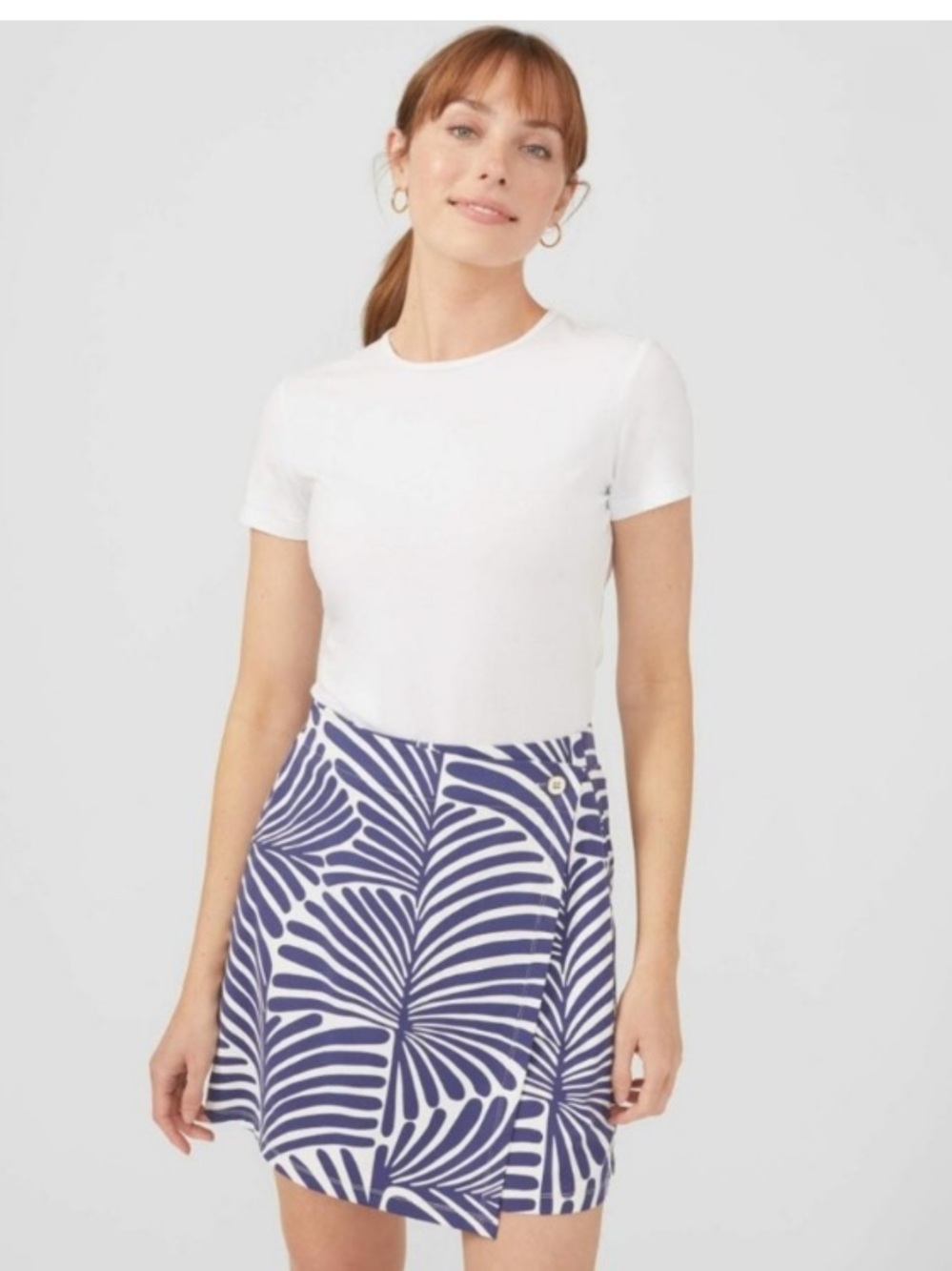 J. McLaughlin Navy and White Palm-Print Skort -S